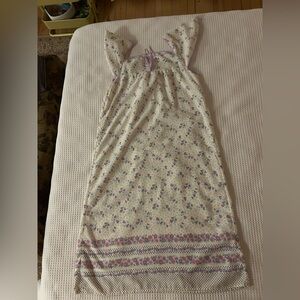 Vintage Nightie/  Maxi Dress in Cream and Purple Size med